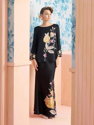 PEONY IN BLACK