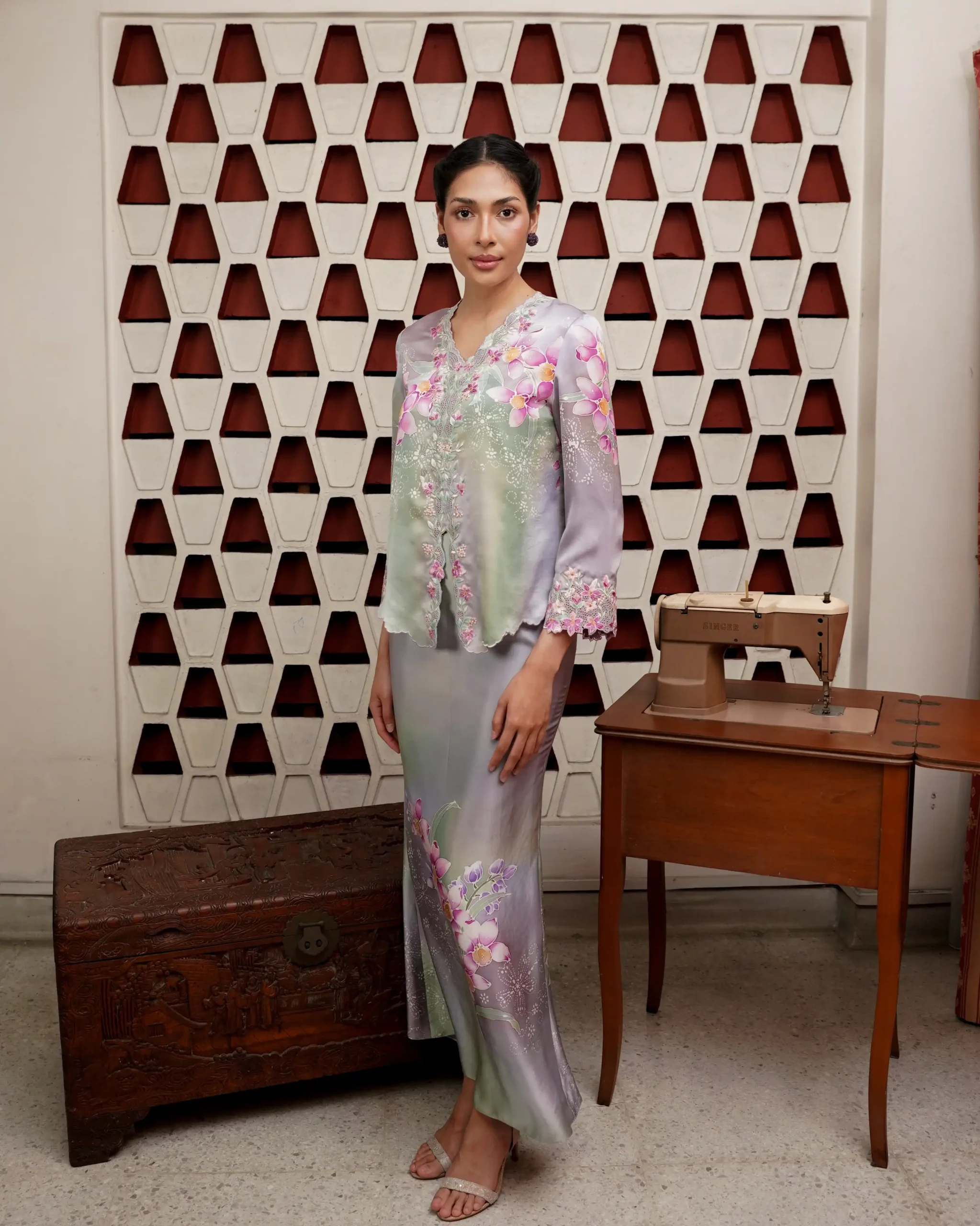 Batik Kebaya Orchid Moderns